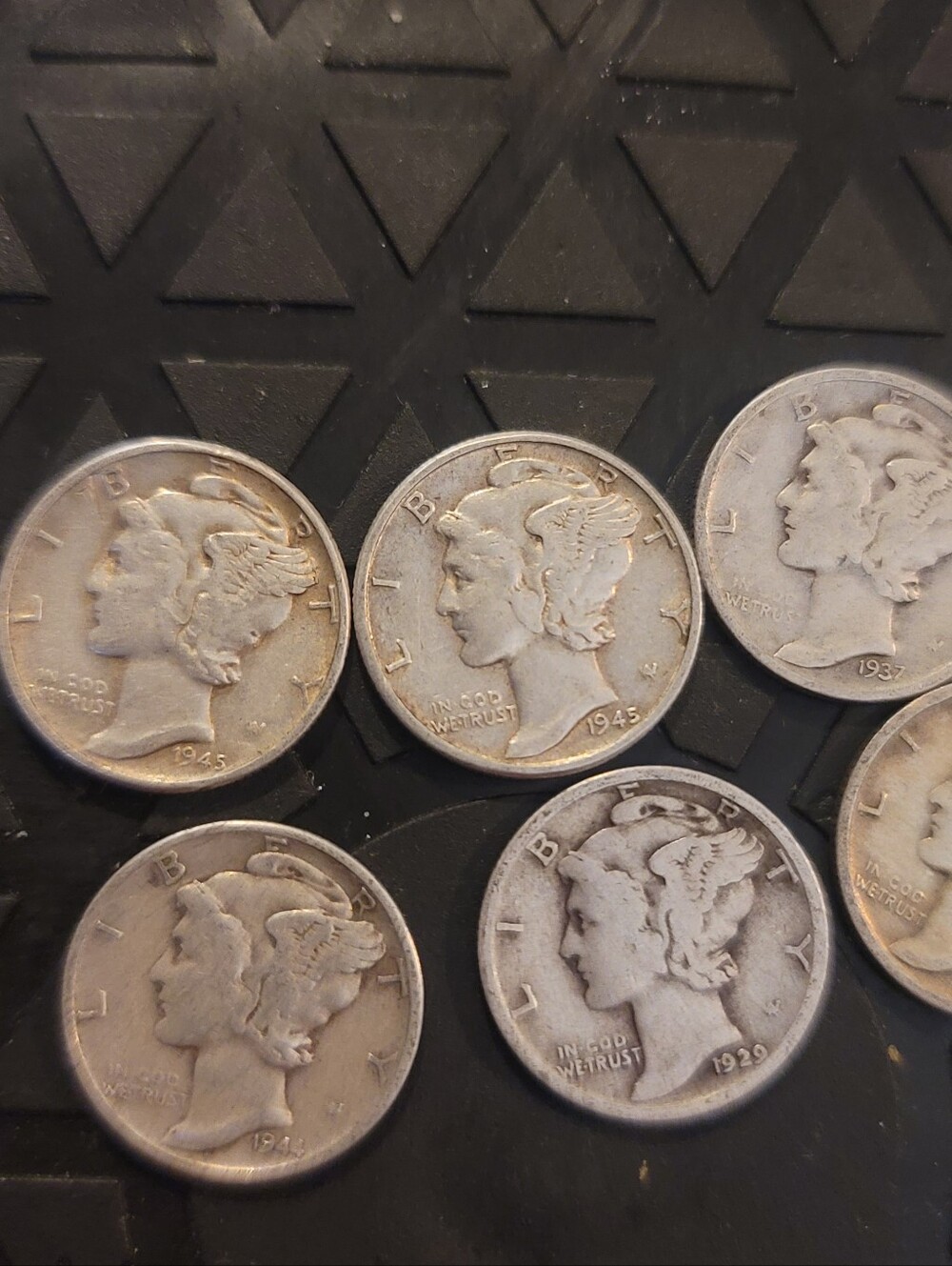 Lot of 7 Mercury Dimes 90% Silver - 1929 1936 1937 1944 1944 1945 1945 Winged - Picture 6 of 10